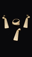 Picture of Beautiful Shaped Gold Plated Micro Pave Setting 3 Pieces Jewelry Sets