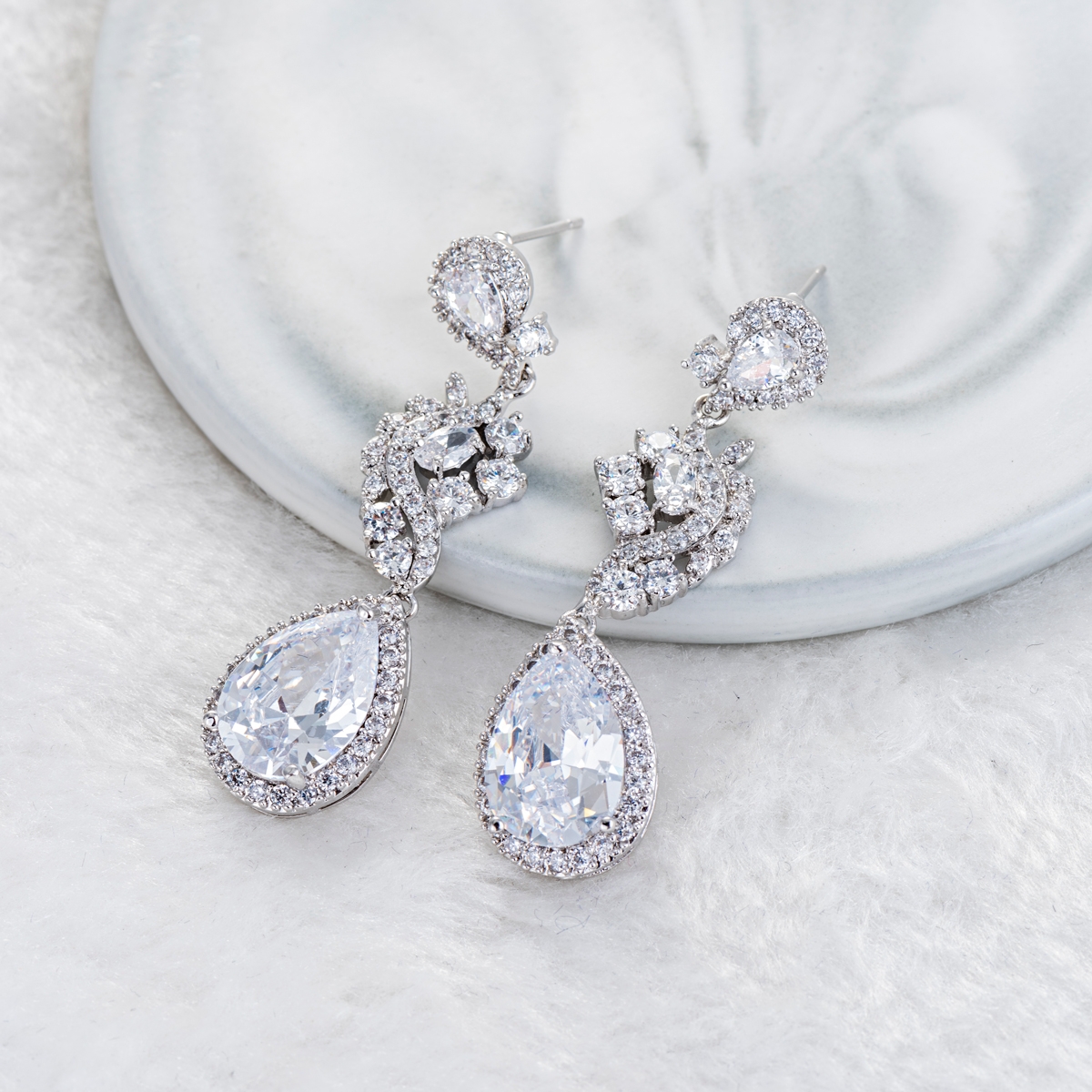 Fashionable Casual Big Dangle Earrings