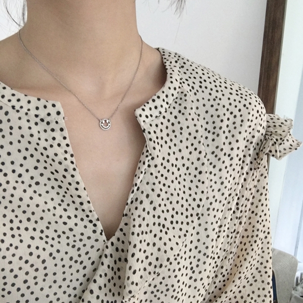 Picture of Filigree Small White Pendant Necklace