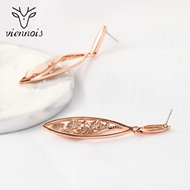 Picture of Zinc Alloy White Dangle Earrings in Exclusive Design
