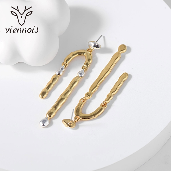 Picture of Zinc Alloy Dubai Dangle Earrings at Unbeatable Price