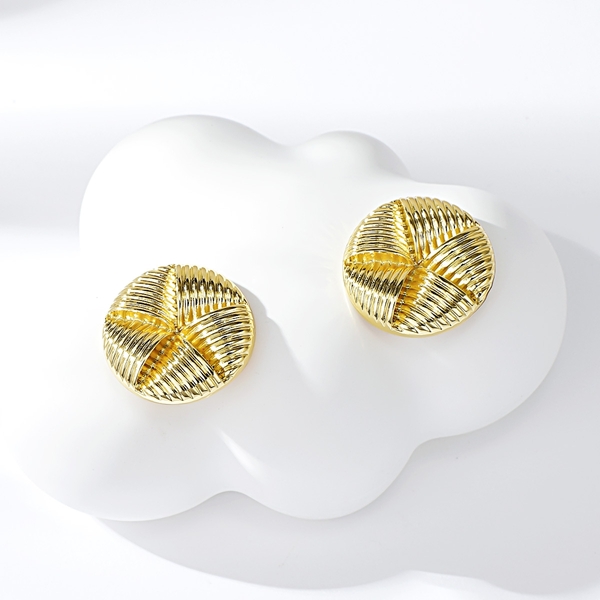 Picture of New Season Gold Plated Classic Stud Earrings with SGS/ISO Certification