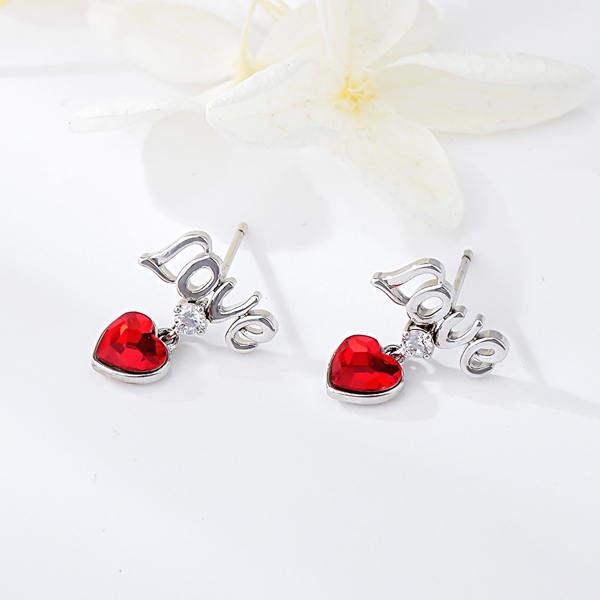 Picture of Zinc Alloy Platinum Plated Stud Earrings with Unbeatable Quality
