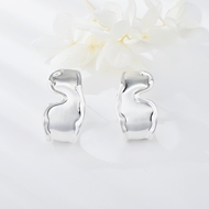 Picture of Impressive Platinum Plated Zinc Alloy Stud Earrings with Low MOQ