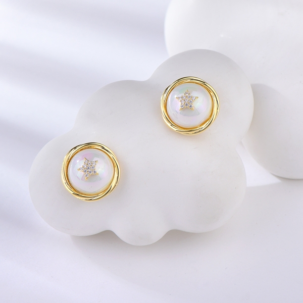 Picture of Great Value White Small Stud Earrings at Factory Price