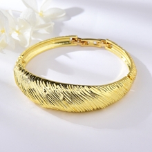 Show details for Zinc Alloy Dubai Fashion Bangle with Speedy Delivery