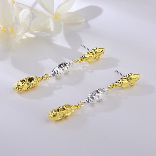 Picture of Zinc Alloy Dubai Dangle Earrings From Reliable Factory