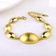 Picture of Low Price Zinc Alloy Gold Plated Fashion Bracelet in Exclusive Design
