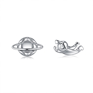 Picture of 925 Sterling Silver Platinum Plated Stud Earrings with Fast Delivery