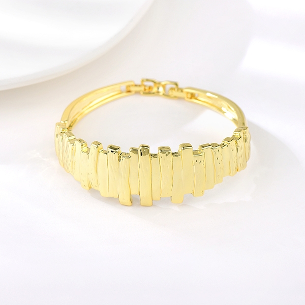 Picture of Recommended Gold Plated Big Fashion Bangle from Top Designer