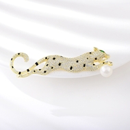 Picture of Inexpensive Gold Plated White Brooche with 3~7 Day Delivery