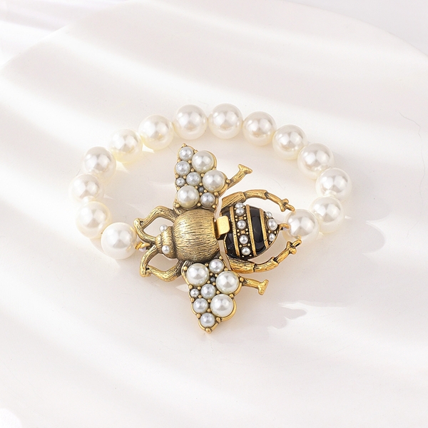 Picture of Classic White Fashion Bracelet with Low MOQ