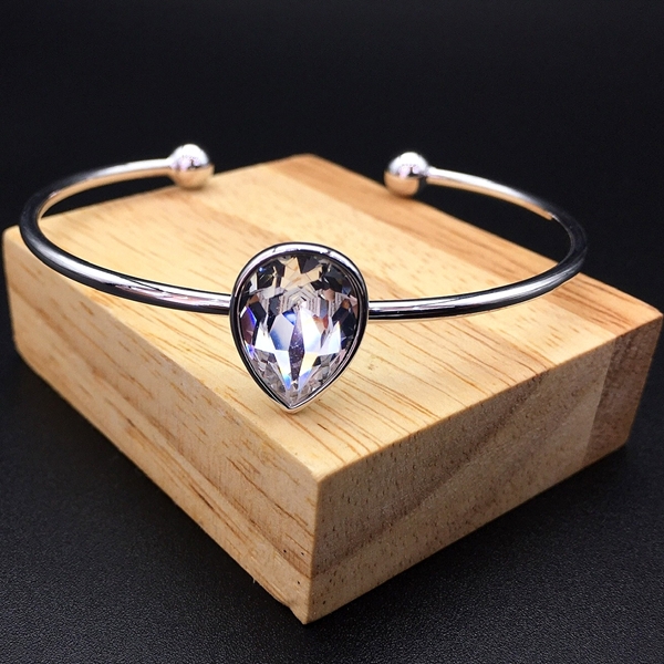 Picture of Zinc Alloy Platinum Plated Fashion Bangle with Unbeatable Quality