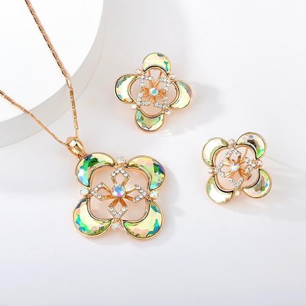 Picture of Unique Swarovski Element Rose Gold Plated Necklace and Earring Set