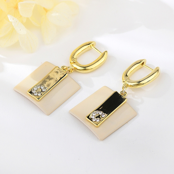 Picture of Unusual Medium Gold Plated Dangle Earrings