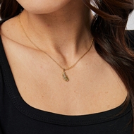 Picture of Delicate Leaf Pendant Necklace in Exclusive Design