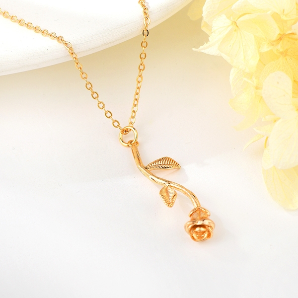 Picture of Impressive Gold Plated Copper or Brass Pendant Necklace with Low MOQ