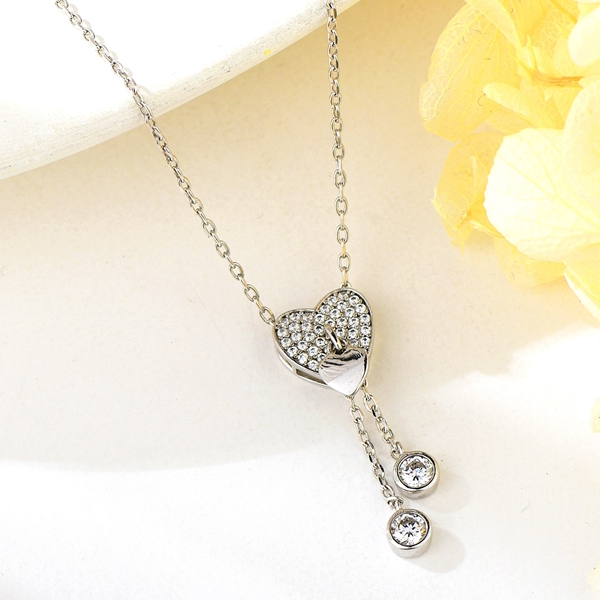 Picture of 925 Sterling Silver Cubic Zirconia Pendant Necklace in Flattering Style