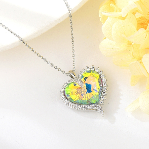 Picture of Low Price Platinum Plated Small Pendant Necklace from Trust-worthy Supplier