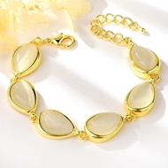 Picture of Luxury Artificial Crystal Fashion Bracelet in Exclusive Design