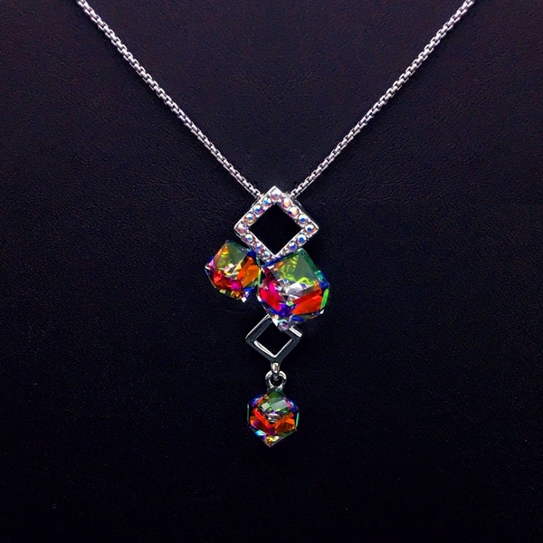Picture of Holiday Colorful Pendant Necklace with Beautiful Craftmanship