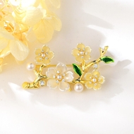 Show details for Elegant White Brooche with Full Guarantee