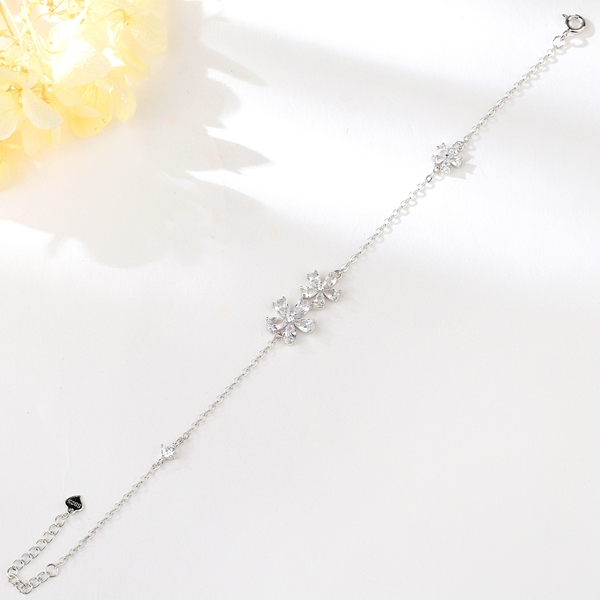 Picture of Attractive White Cubic Zirconia Fashion Bracelet For Your Occasions